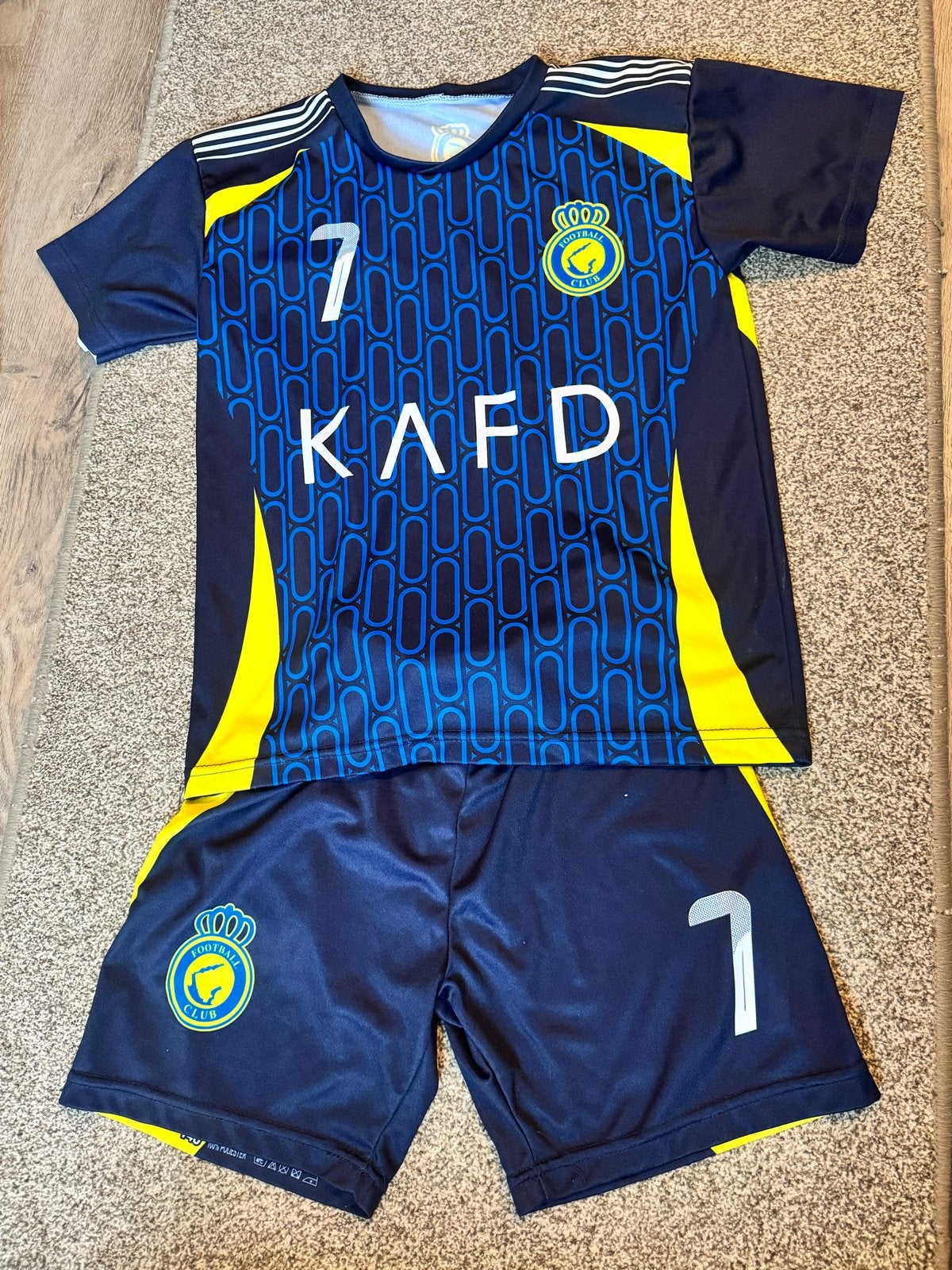 Voetbaltenue Ronaldo Al Nassr - Maat 140, Ophalen of Verzenden, Zo goed als nieuw, Jongen, Setje