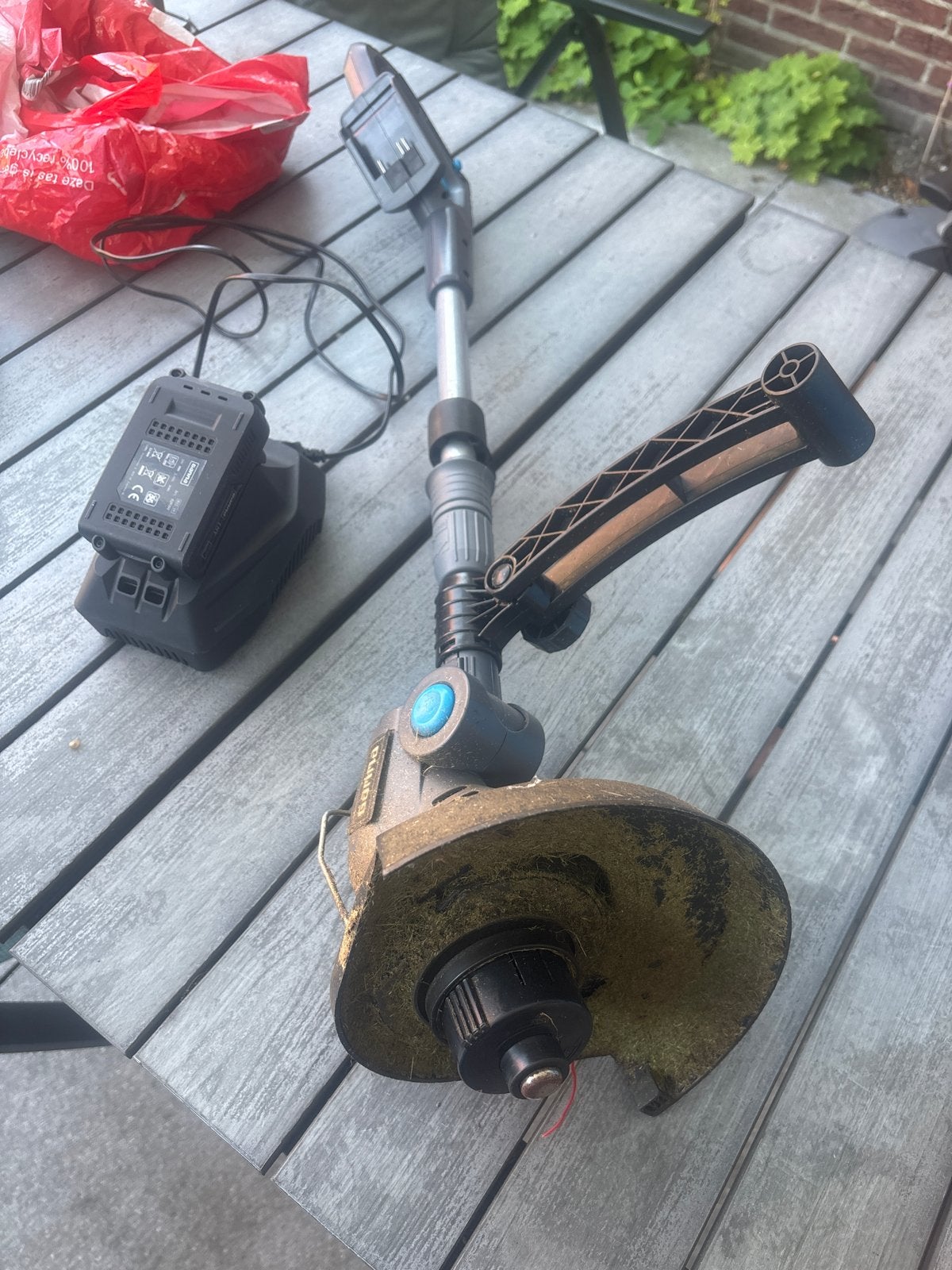 Gamma Accu Grastrimmer - gebruikt inclusief accu en oplader, Ophalen, Gebruikt, Accu-grasmaaier
