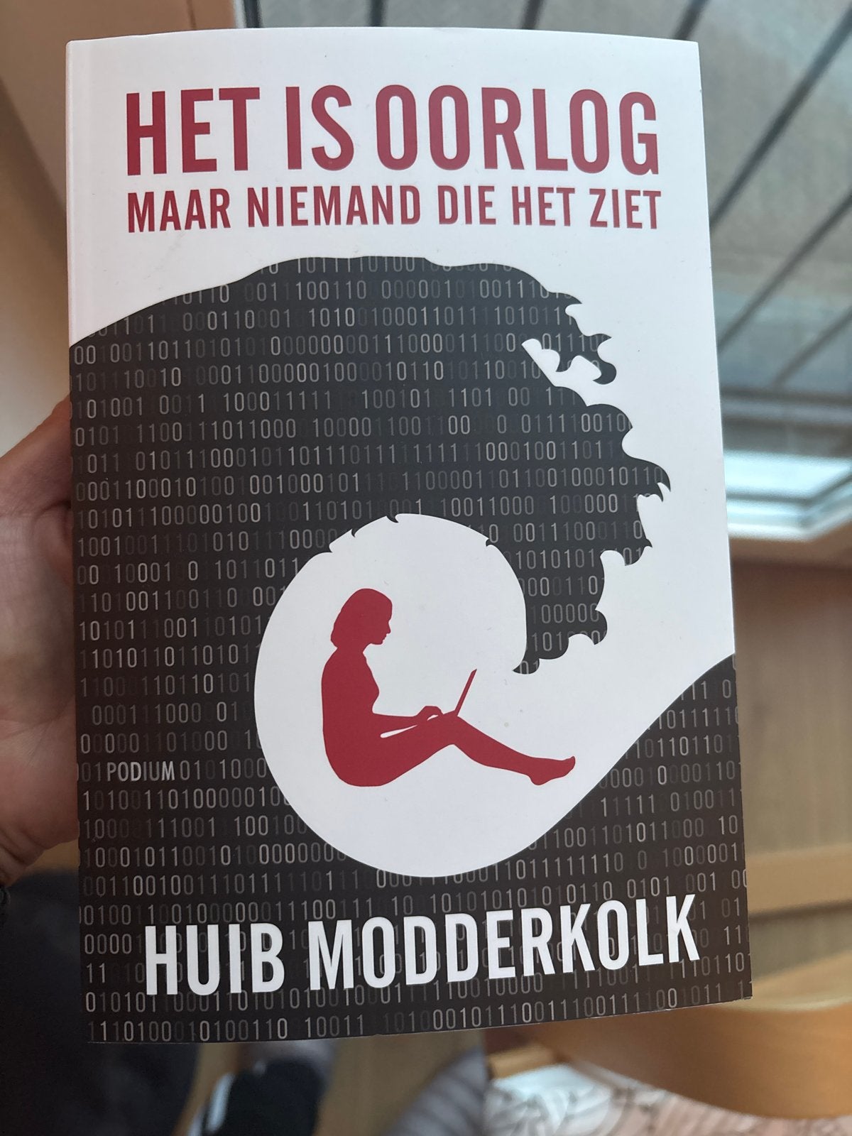 Het is Oorlog maar Niemand die het Ziet - Huib Modderkolk, Ophalen of Verzenden, Zo goed als nieuw, Nederland