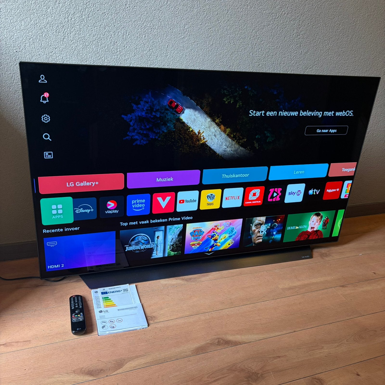 55 inch LG Oled televisie 2023 model 55CS6LA, Ophalen, Zo goed als nieuw, 100 cm of meer, 4k (UHD)