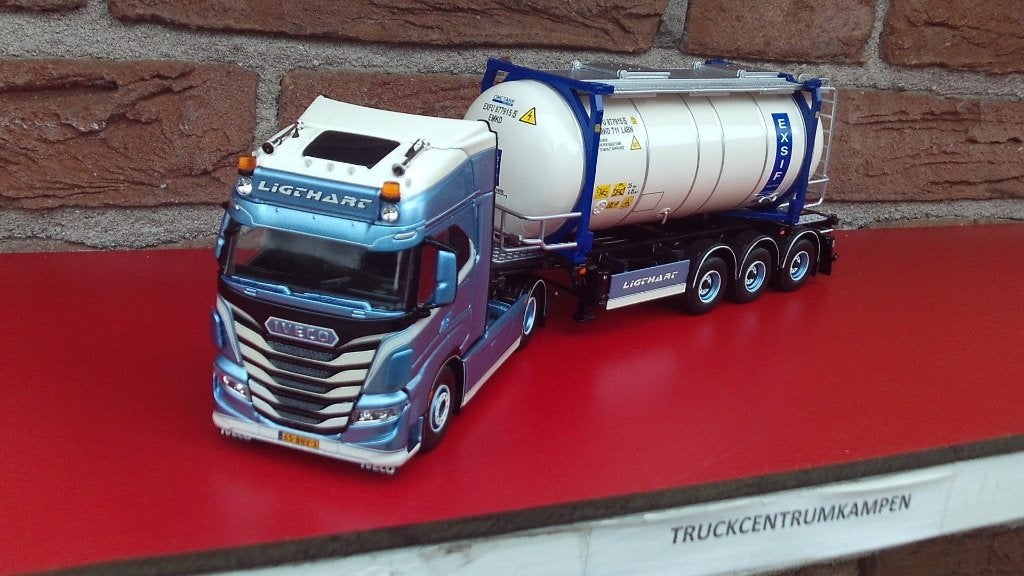 Tekno  Iveco  S - Way  4 x 2  van  Ligthart.
