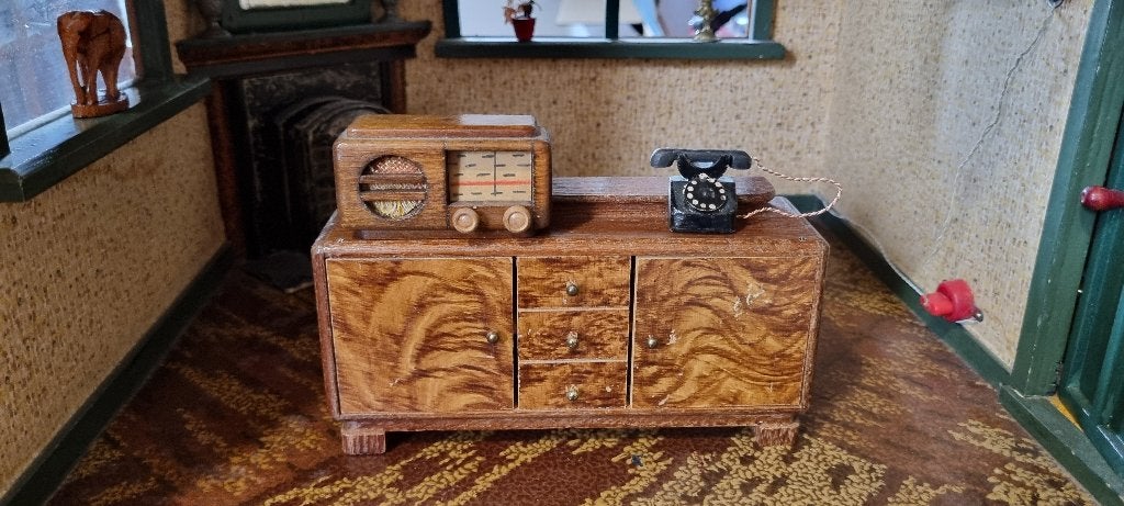 Antiek Paul Hübsch poppenhuis dressoir, jaren '30, Ophalen of Verzenden, Gebruikt, Poppenhuis