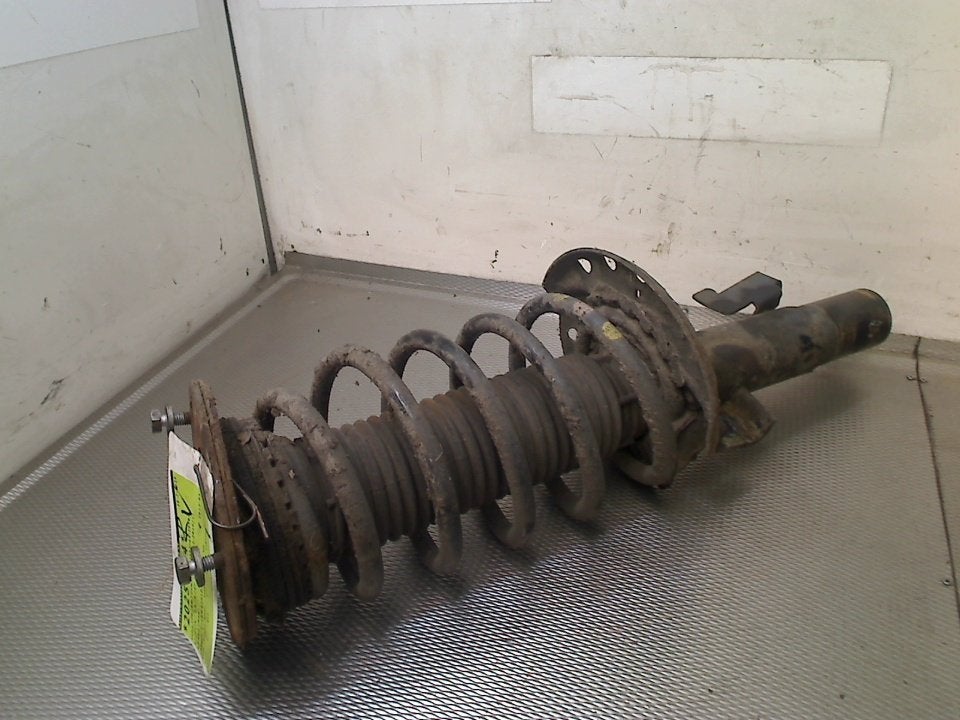 Veerpoot Rechts Voor Volvo V70 (BW) (2012-04/2015-12), Gebruikt, Siegburger Straße 229, Köln 50679, , Duitsland, Info@volvocars.com