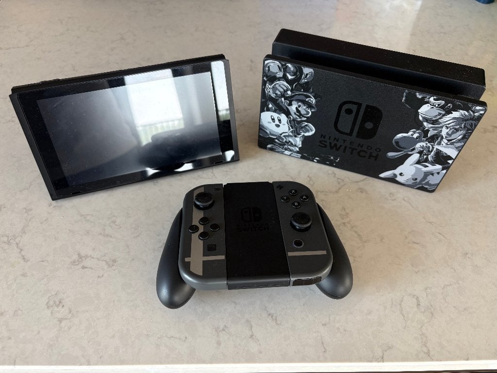 Nintendo Switch Super Smash Bros. Ultimate limited edition, Ophalen, Zo goed als nieuw, Zonder controller, Switch Original