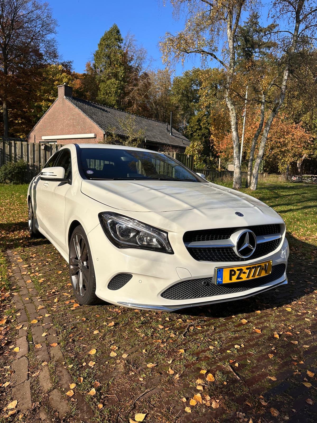 Mercedes-Benz CLA 180 1.6 90KW Blue Eff. Edit. 2017 Wit, Auto's, Voorwielaandrijving, CLA, 1295 kg, 4 cilinders