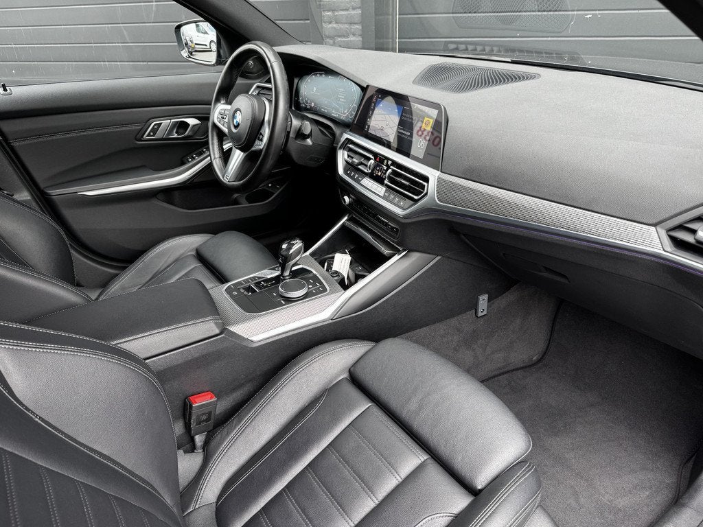 BMW 3 Serie Touring 330e High Executive M-Sport Shadowline 2, 1998 cc, Achterwielaandrijving, Gebruikt, 4 cilinders