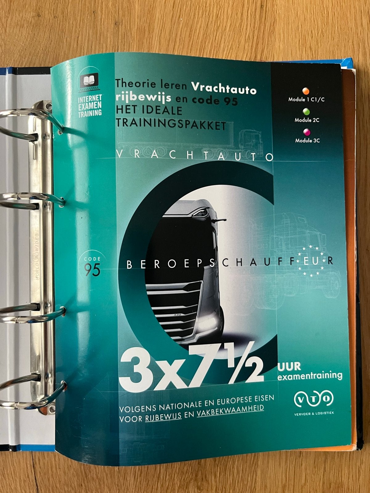 Vrachtauto Theorieboeken Code 95 (3 delen) + Examentraining, Boeken, Studieboeken en Cursussen, Ophalen, Gelezen, MBO