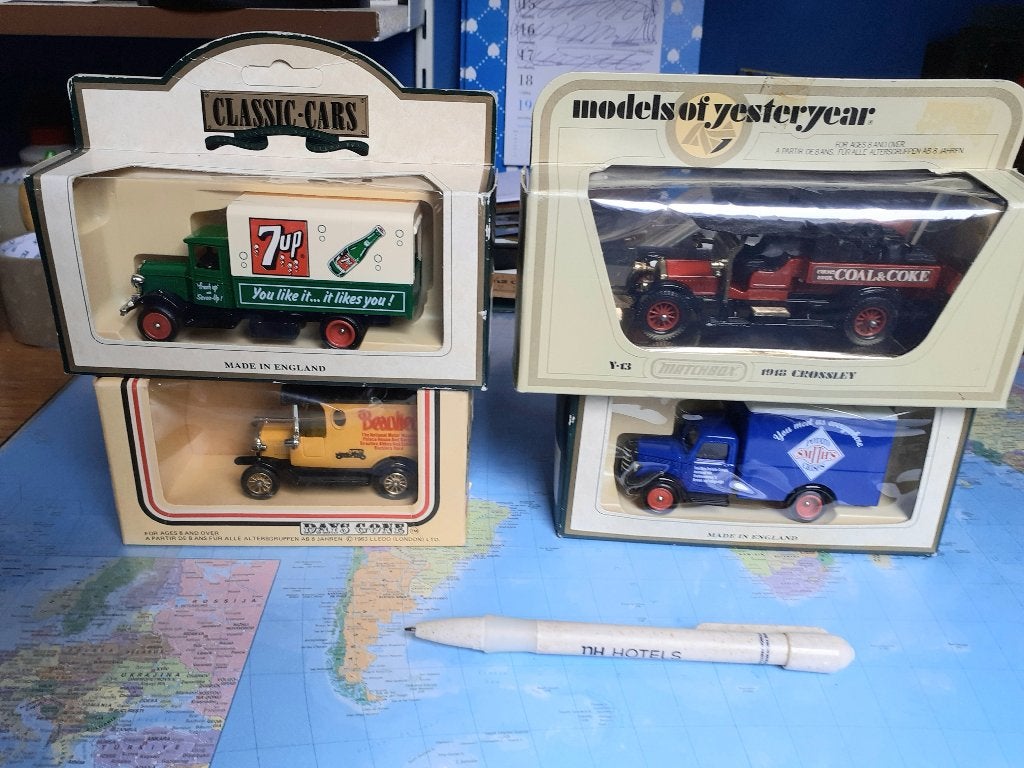 4x autootjes - nieuw  Days Gone - Enfield  Matchbox Y-13, Verzenden, Nieuw, Bus of Vrachtwagen, Matchbox