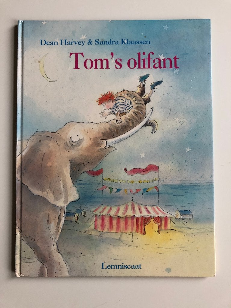 Tom's olifant - Dean Harvey, Ophalen of Verzenden, Zo goed als nieuw, Dean Harvey, Fictie algemeen