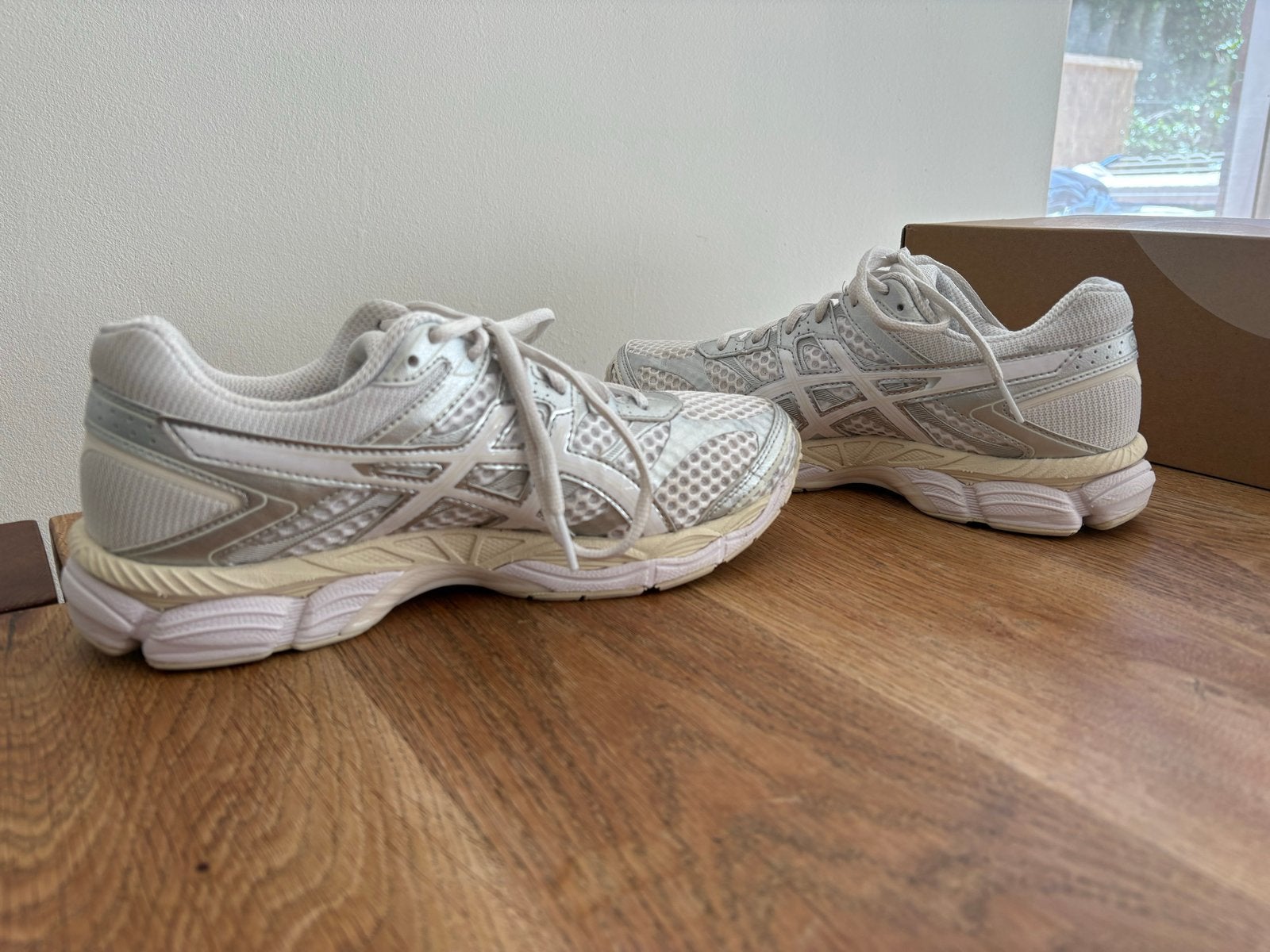 ASICS GEL-CUMULUS 16 sneakers - Maat 40.5, Ophalen of Verzenden, Zo goed als nieuw, Wit, Sneakers of Gympen