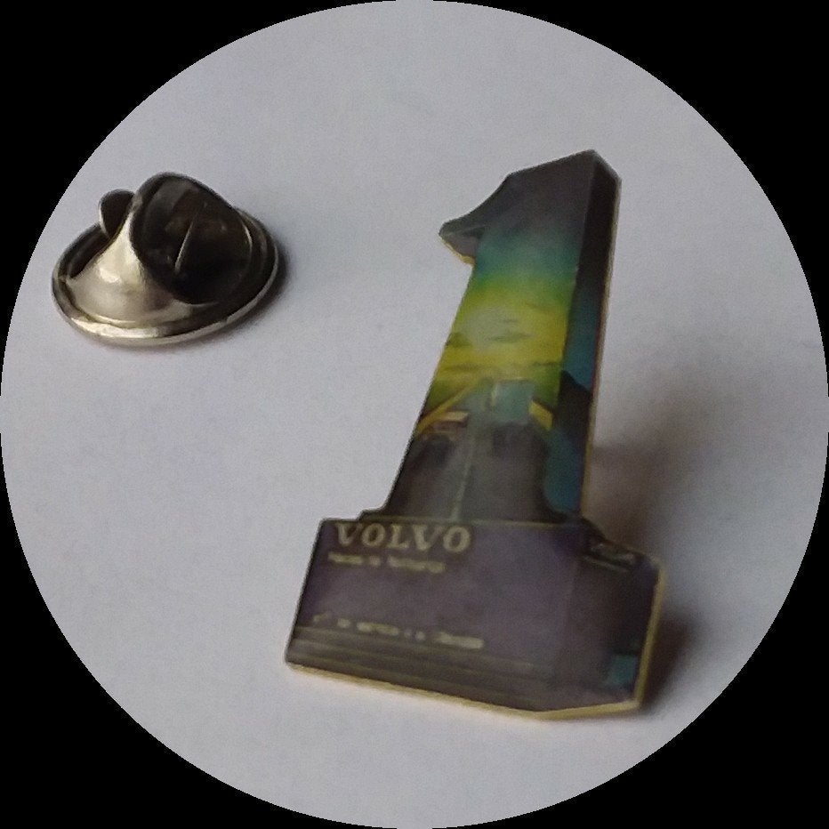 VOLVO truck pin. nr1, Ophalen of Verzenden, Zo goed als nieuw, Transport, Speldje of Pin