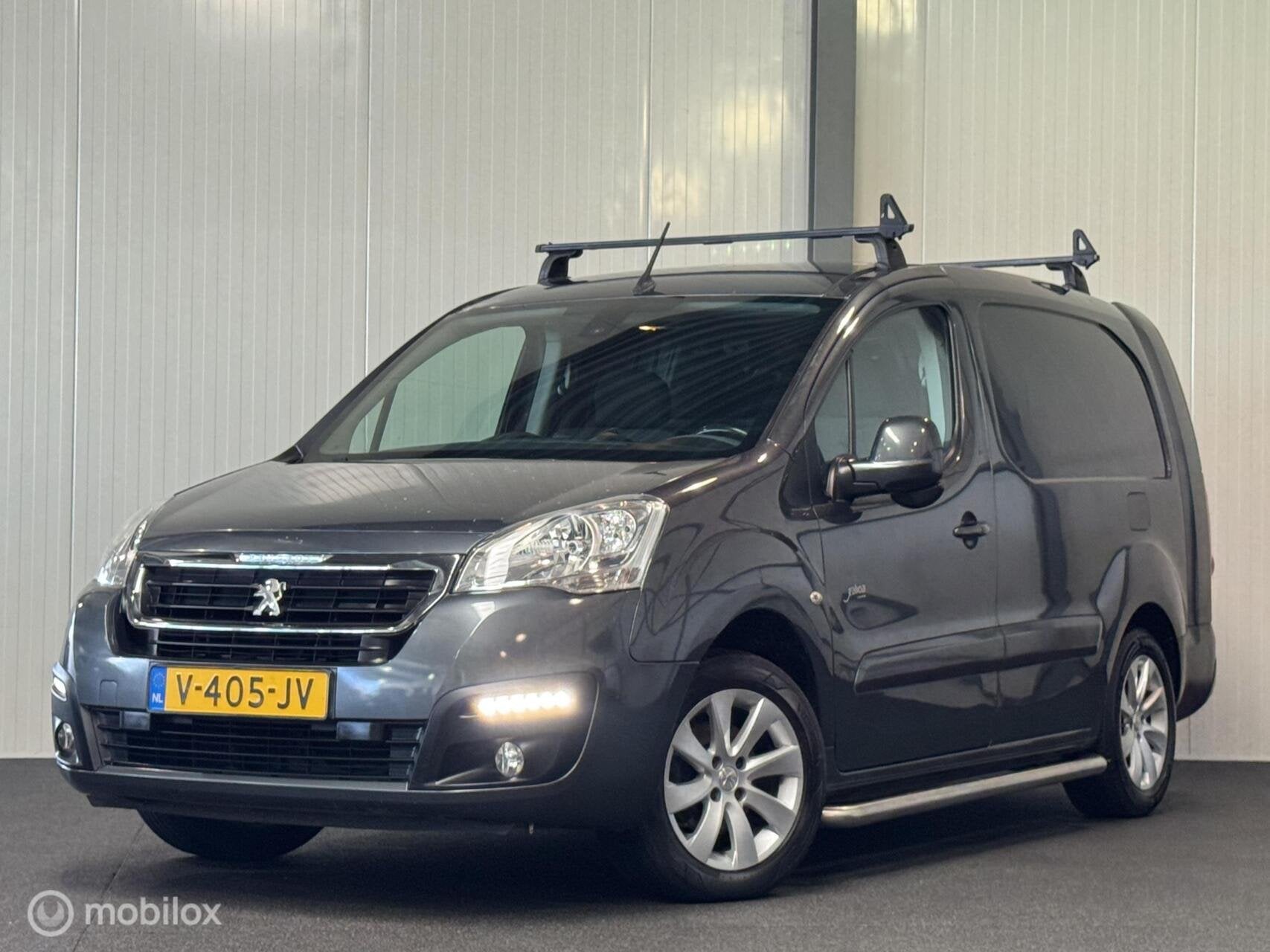 Peugeot Partner bestel 122 1.6 BlueHDi 120 L2 Premium Pack S, Auto's, 730 kg, 4 cilinders, 23 km/l, 2 stoelen