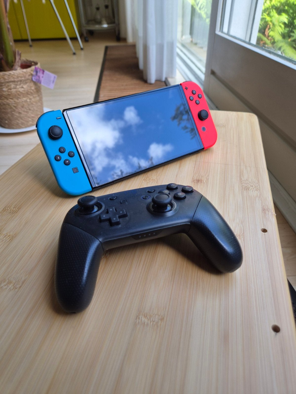 Nintendo Switch Oled - pro controller (games accessoires), Ophalen, Zo goed als nieuw, Met 1 controller, Switch OLED