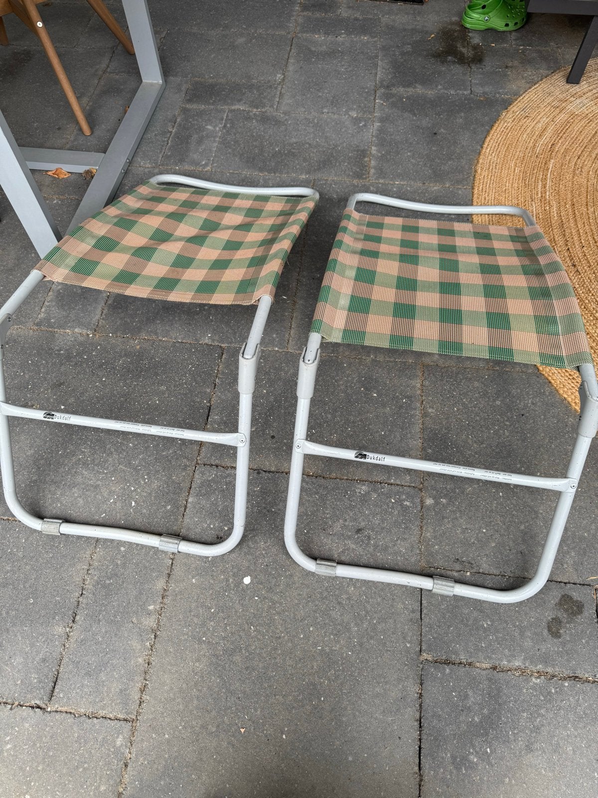 Dukdalf voetensteun, Ophalen, Campingstoel