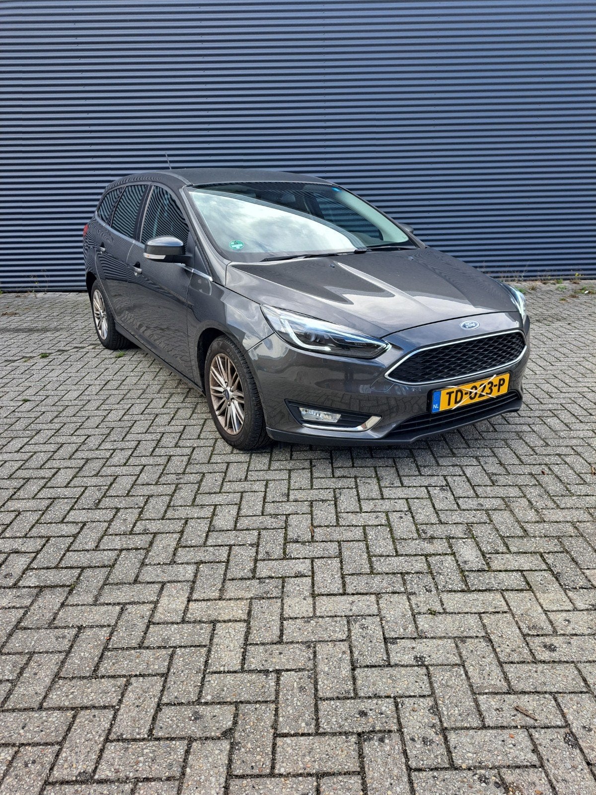 Ford Focus 1.0 Ecoboost 125pk 2017 Grijs inruil mogelijk., Auto's, Zwart, Handgeschakeld, 1216 kg, Particulier