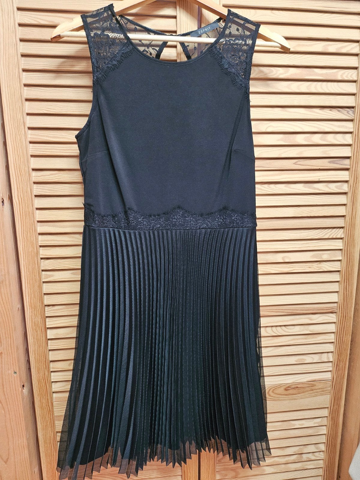 Esprit A-lijn cocktailjurk met kant en plissérok - Maat S, Kleding | Dames, Jurken, Zwart, Ophalen of Verzenden, Zo goed als nieuw