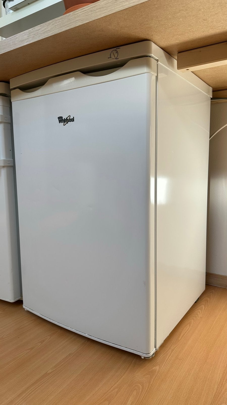 MOET NU WEG!!!! Whirlpool vriezer - Compact en efficiënt, Gebruikt, Minder dan 60 cm, Vrijstaand, Ophalen