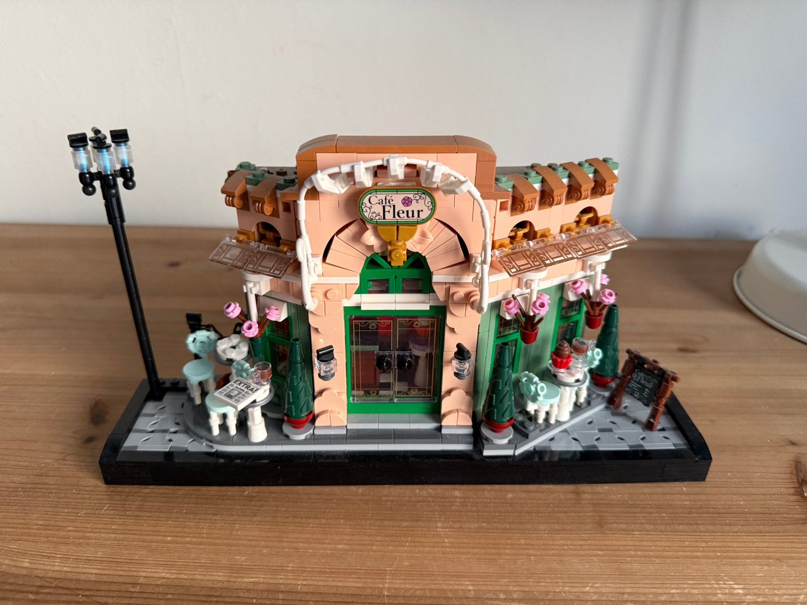 LEGO Cafe Fleur, Ophalen of Verzenden, Zo goed als nieuw