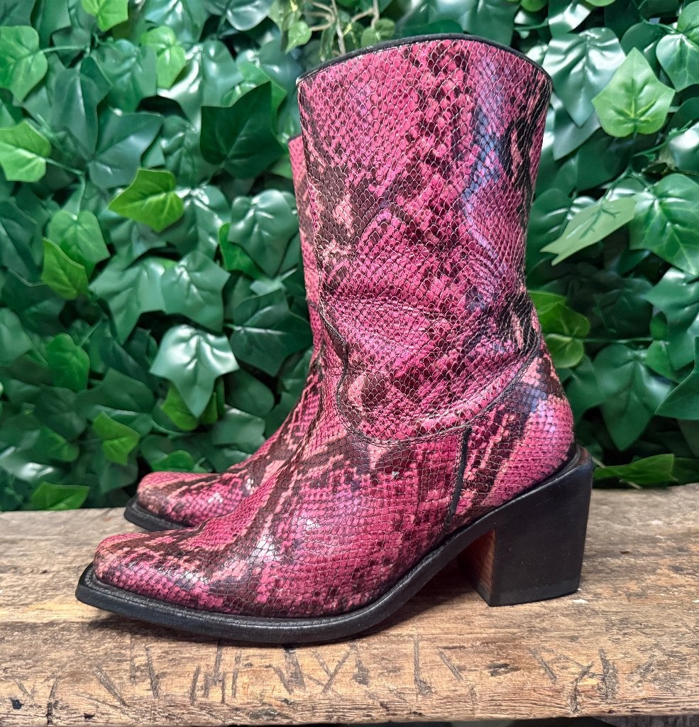 prachtige vintage retro snake laars van Loblan maat 41, Kleding | Dames, Schoenen, Lage of Enkellaarzen, Loblan, Ophalen of Verzenden