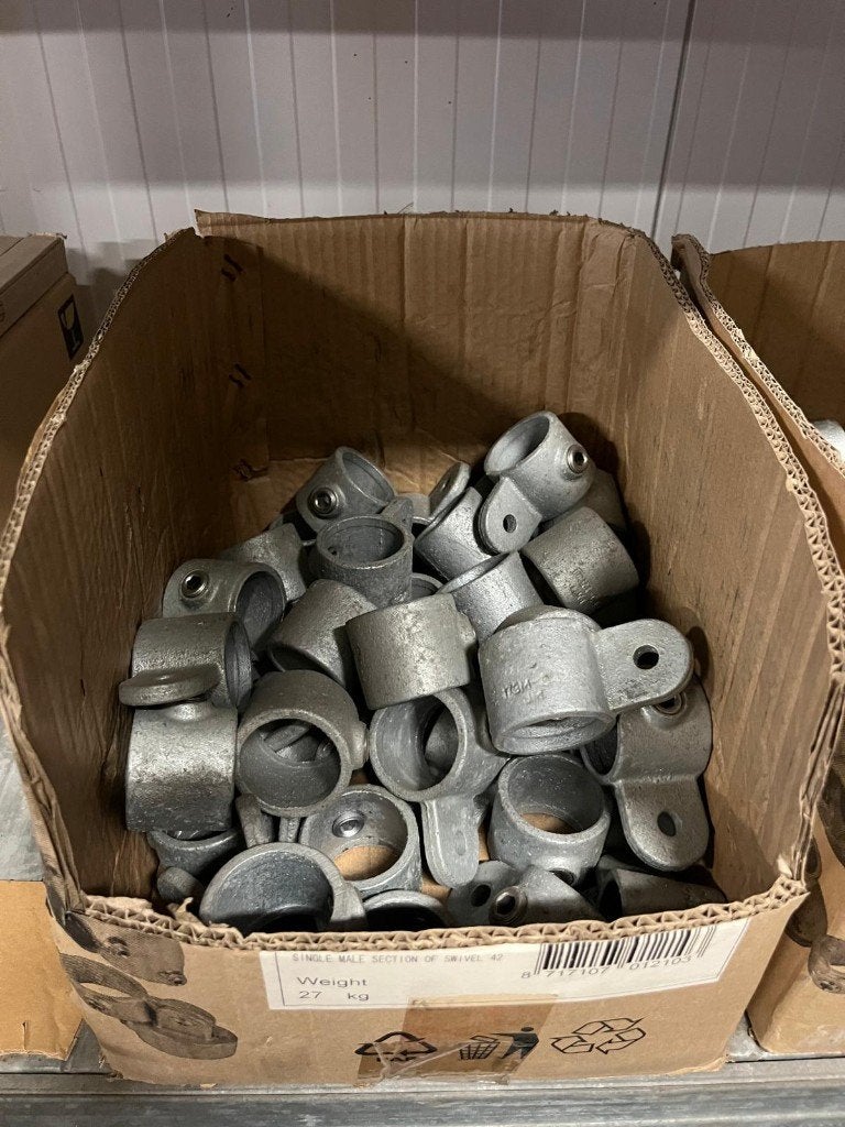 Diverse koppelstukken voor steigerbuis 42mm restpartij, Ophalen, Nieuw, X, Minder dan 2 meter