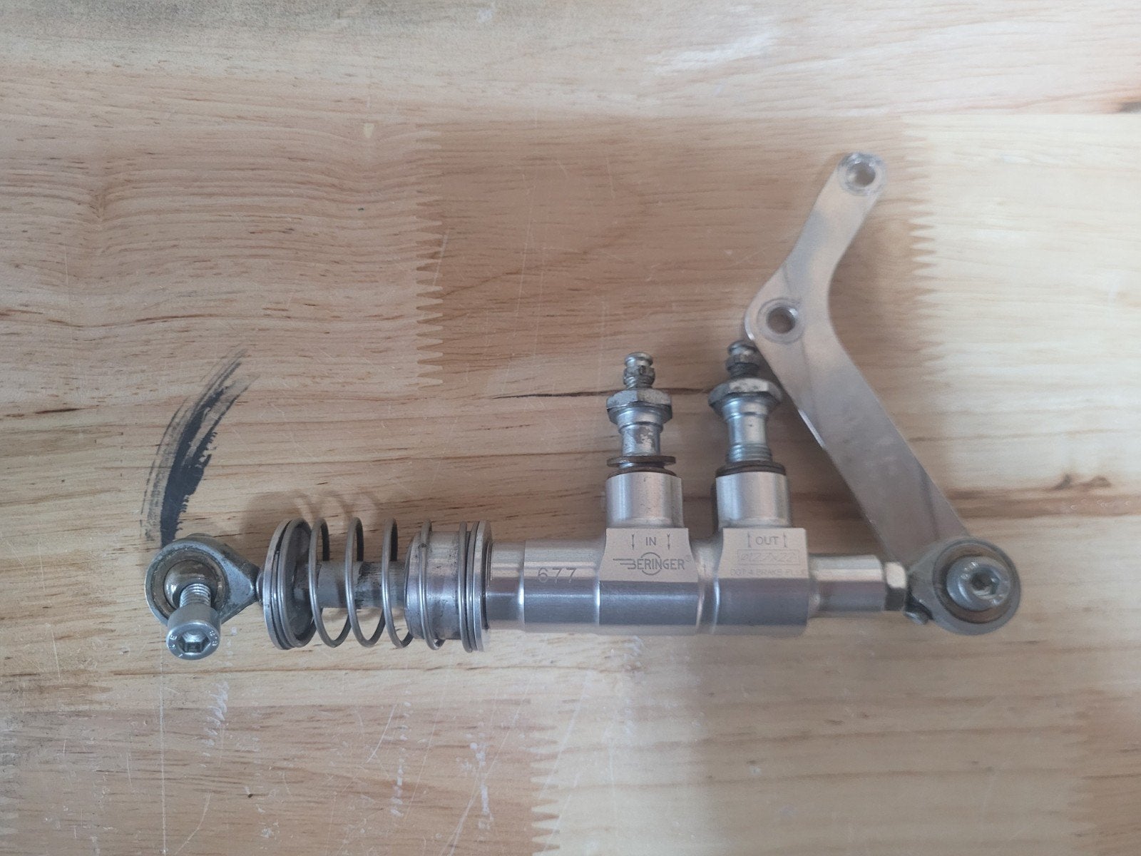 Beringer aerotec remcylinder rempomp achterrem monster 1100, Ophalen, Gebruikt