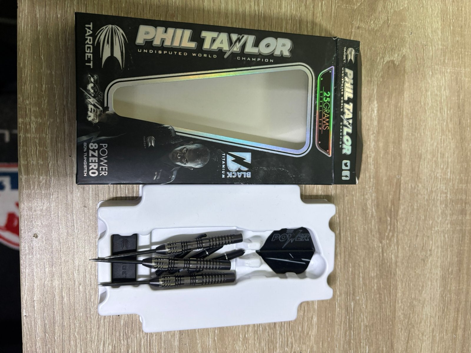 Phil taylor 8zero black titanium, Ophalen of Verzenden, Zo goed als nieuw, Pijlen