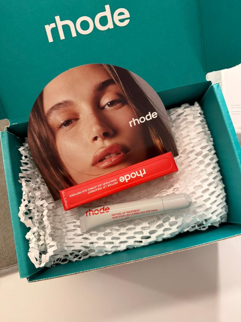 Rhode peptide lip treatment strawberry glaze, Sieraden, Tassen en Uiterlijk, Uiterlijk | Cosmetica en Make-up, Ophalen of Verzenden
