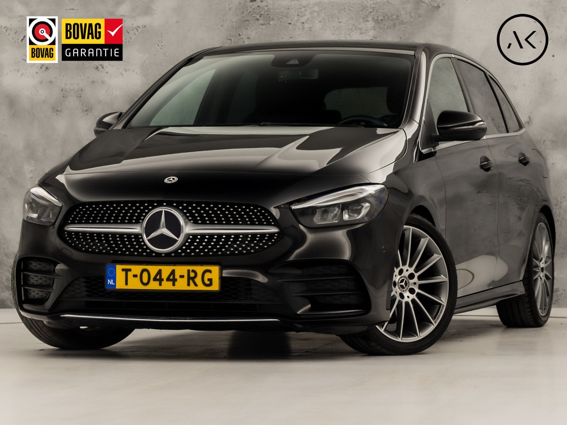 Mercedes-Benz B-Klasse 180 AMG Sport Automaat (GROOT NAVI, T, Auto's, 12 maanden, 136 pk, Gebruikt, 4 cilinders