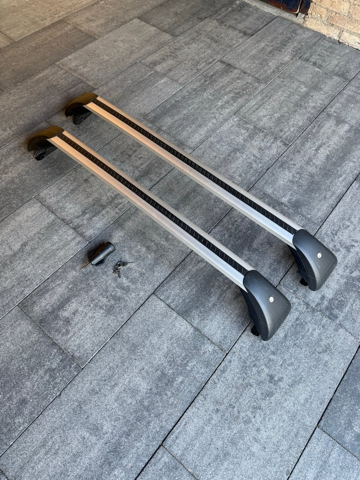 Originele Volvo V40 dakdragers met slot en sleutels, Auto diversen, Ophalen, Gebruikt