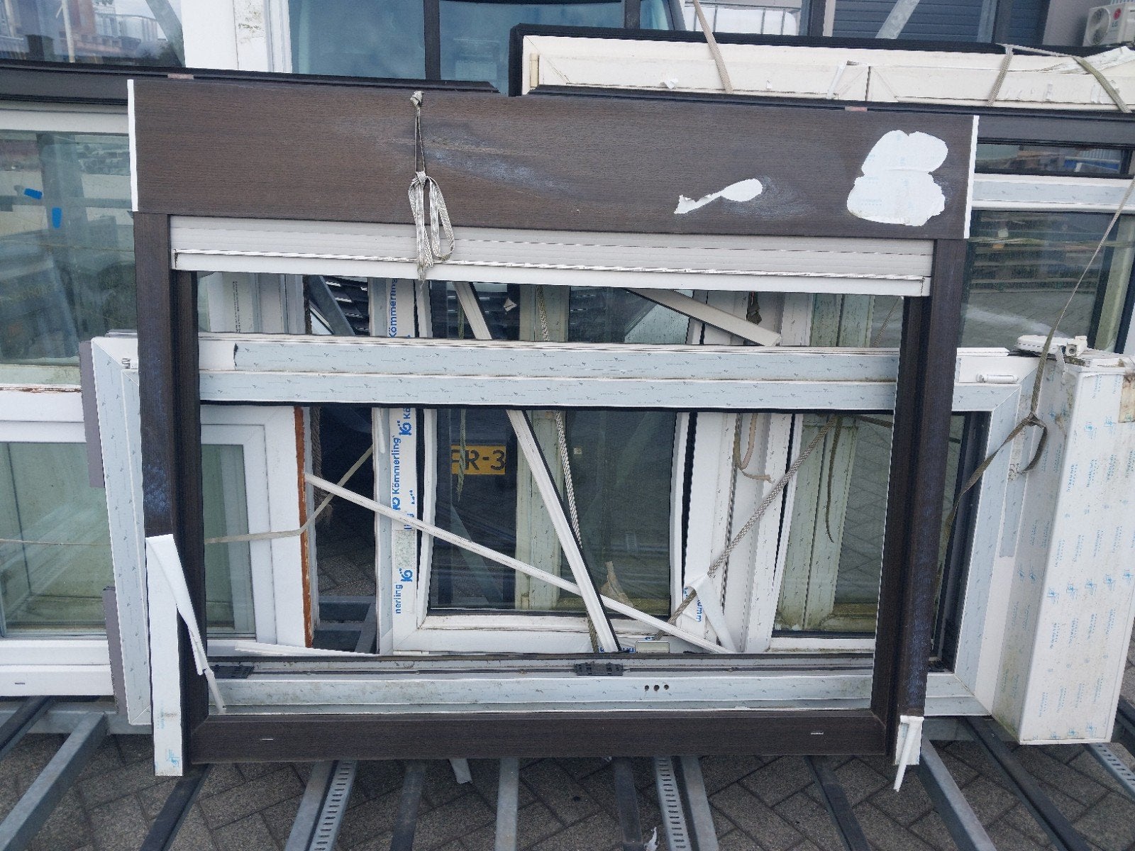 Raamkozijn met inbouw rolluik, bruin houtstructuur, 150x126, Ophalen of Verzenden