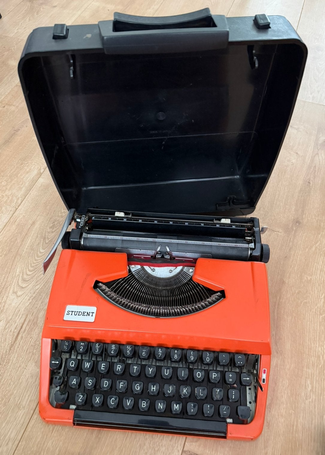 Student typemachine jaren ‘70 incl koffer oranje, Ophalen of Verzenden, Gebruikt