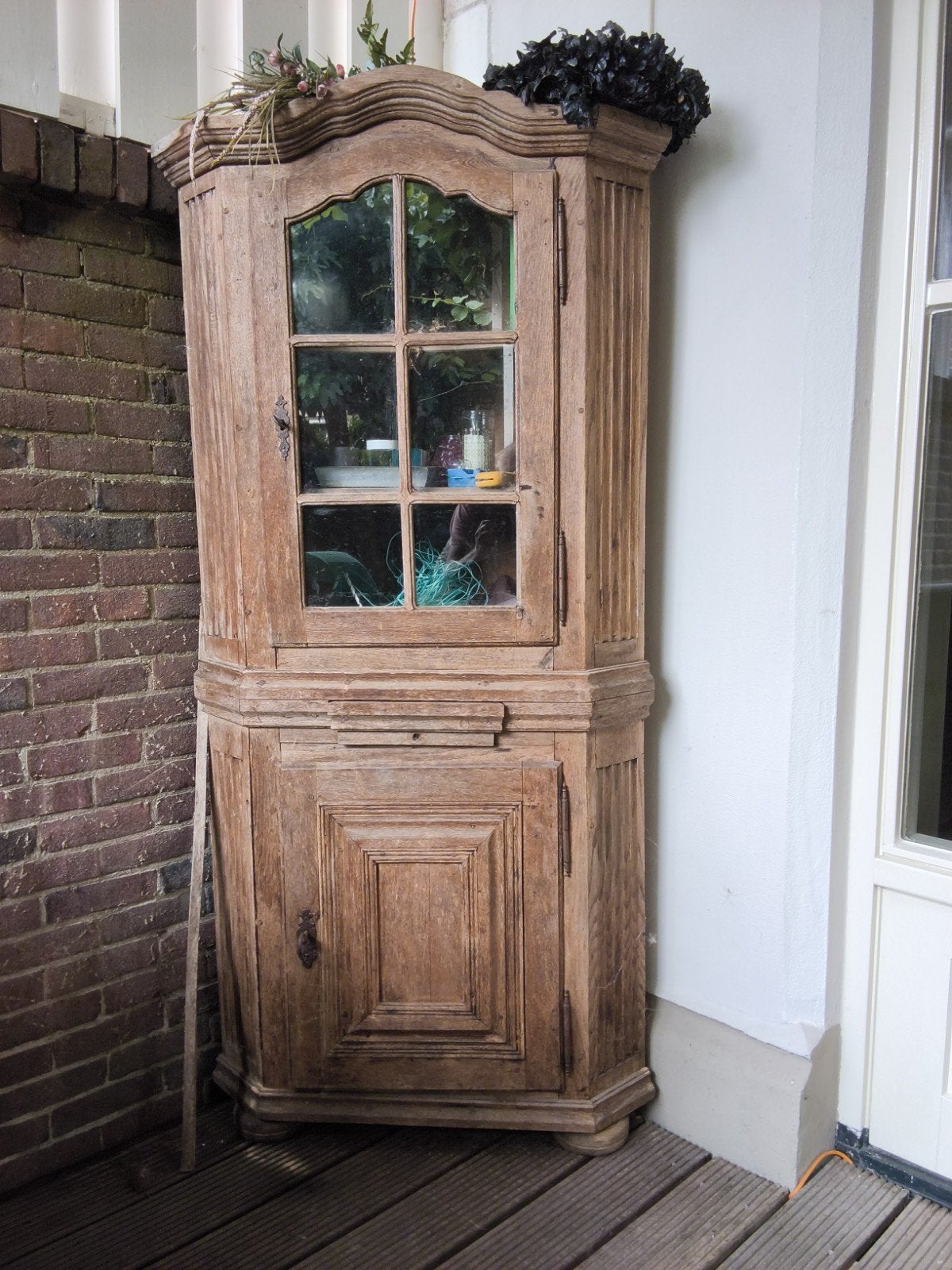 Antieke eiken houten hoekkast met glazen deuren, Ophalen