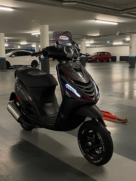 !GEZOCHT! piaggio zip 4t met sp vork, Ophalen, Zo goed als nieuw, Benzine, Zip