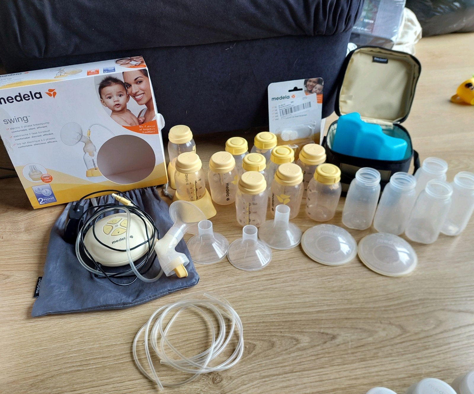 Medela Swing kolfapparaat met accessoires, Ophalen of Verzenden, Gebruikt