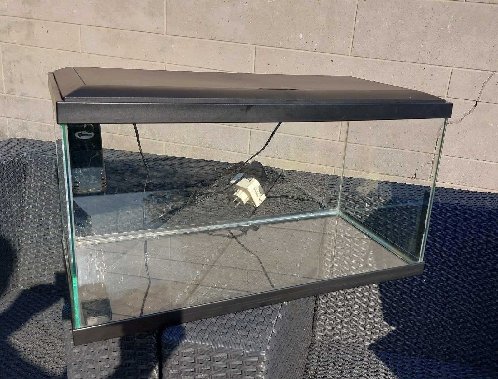 Aquarium 60 x 30 x 30 met verlichting en pomp, Ophalen, Overige merken, Zo goed als nieuw, Leeg aquarium