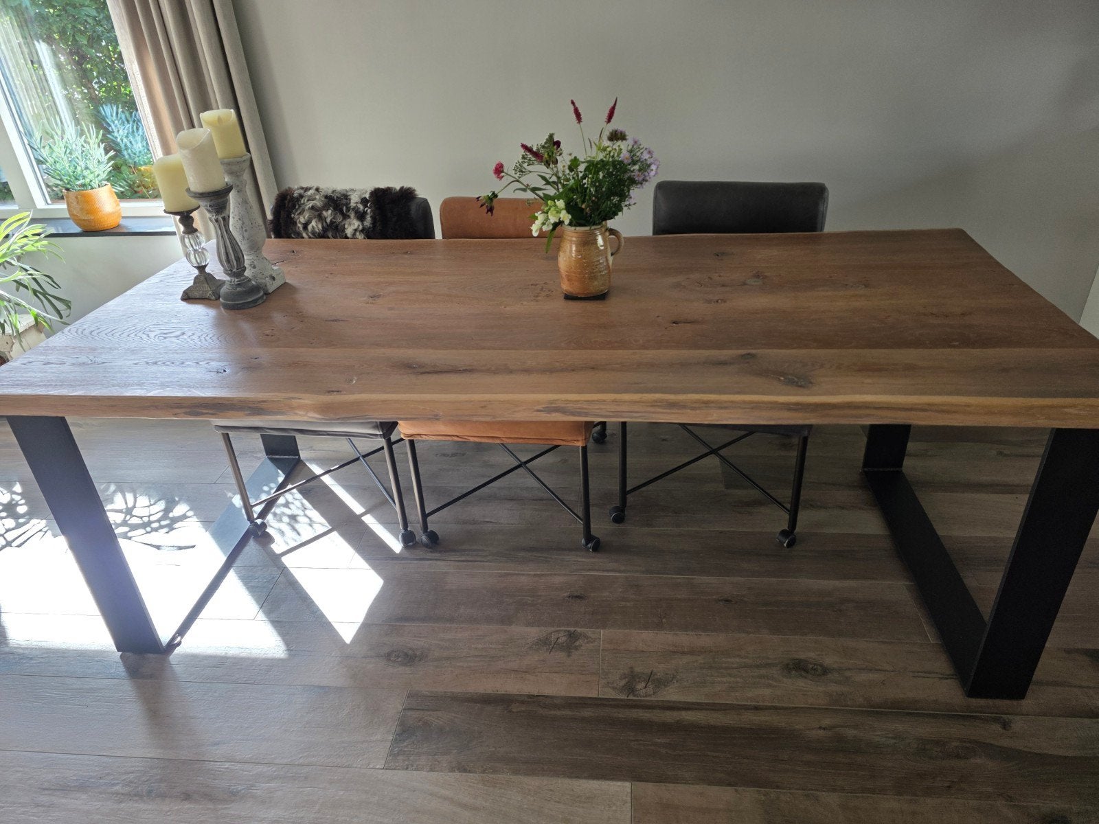 Massief eiken boomstamtafel met metalen U-poot (220x100), Huis en Inrichting, Ophalen, 100 tot 150 cm, Eikenhout, 200 cm of meer