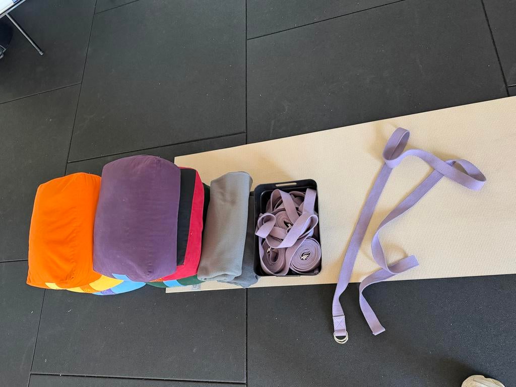 Complete yogaset: mat, dekens, kussens en banden, Ophalen, Gebruikt, Yogamat