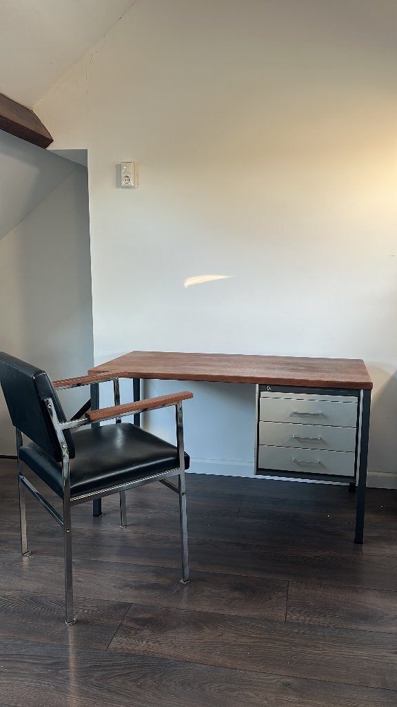Gispen Bureau met lades, Ophalen, Gebruikt, 120 cm, Hout