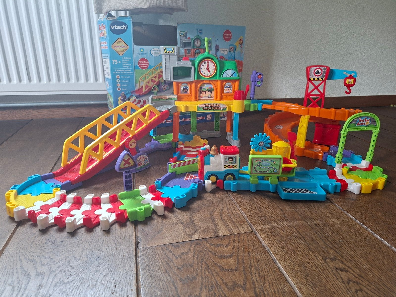 VTech Toet Toet Auto's Treinstation en Spoorbaan, Ophalen of Verzenden, Zo goed als nieuw, Bouwen, Met geluid