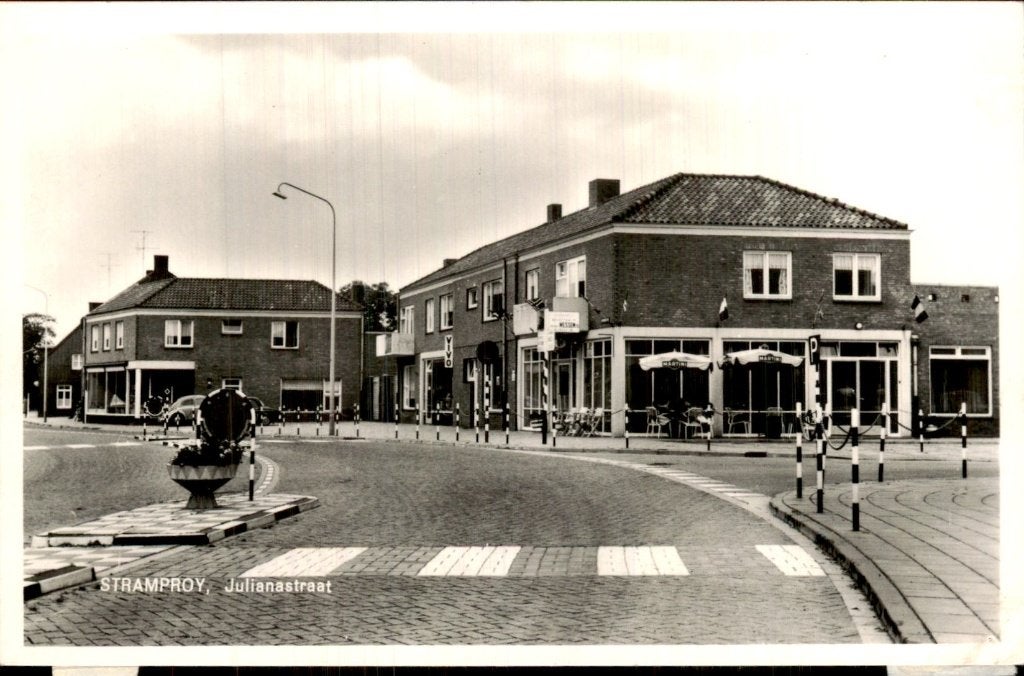Stramproy - Julianastraat - Straatzicht, Verzamelen, Ophalen of Verzenden, 1960 tot 1980, Ongelopen, Limburg