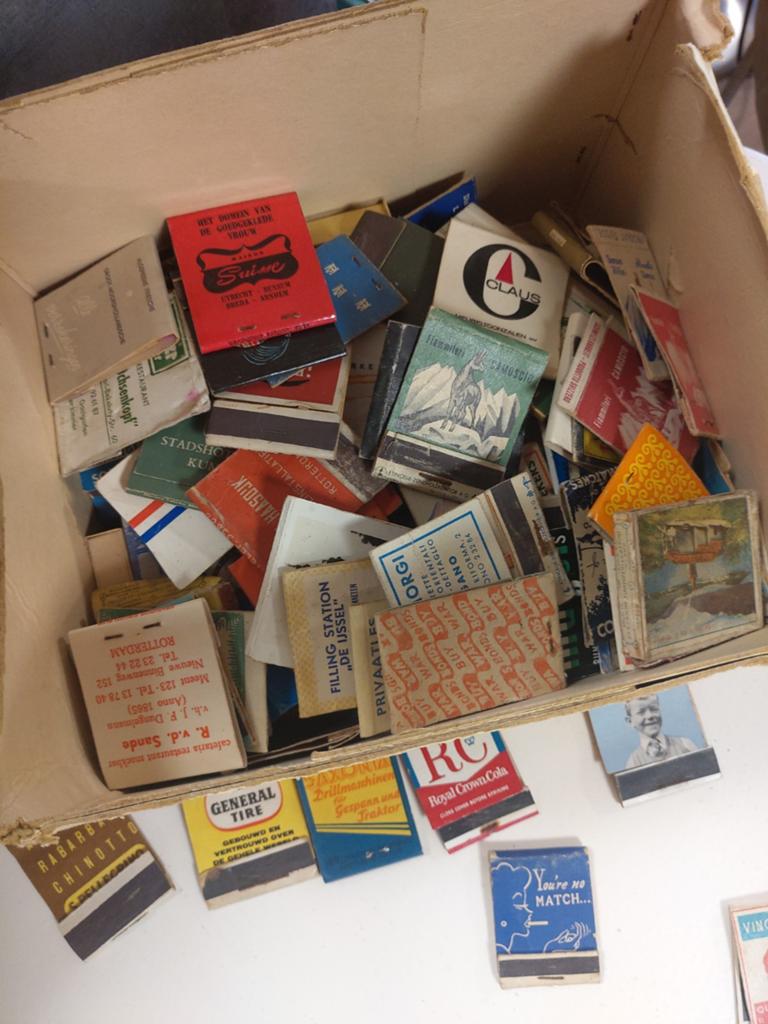 Grote verzameling vintage luciferdoosjes en -boekjes, Verzamelen, Diverse fabrikanten, Gebruikt, Niet van toepassing, Niet van toepassing