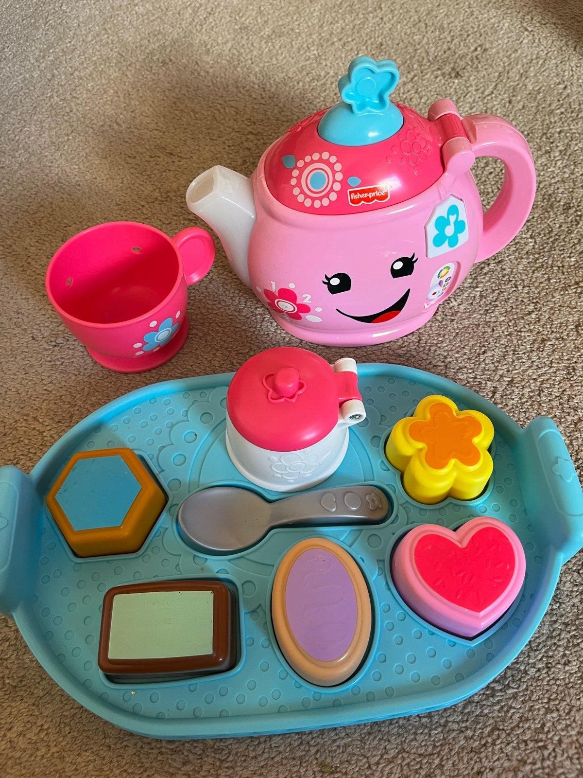 Fisher-Price Theeservies met pratende en zingende theepot, Kinderen en Baby's, Ophalen of Verzenden, Zo goed als nieuw, Speelset