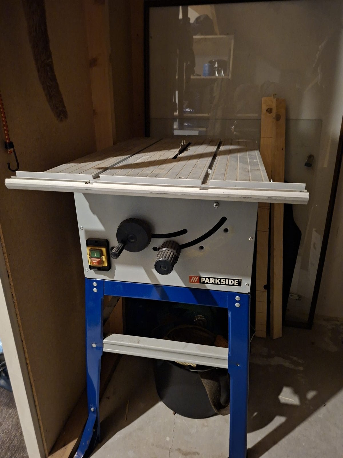 Parkside zaagtafel compleet, Doe-het-zelf en Verbouw, Gereedschap | Zaagmachines, Ophalen, Cirkelzaag, Zo goed als nieuw, 30 tot 70 mm