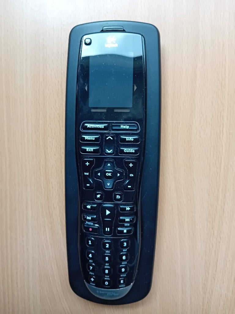 Logitech programmeerbare afstandsbediening, Gebruikt, Universeel, Ophalen of Verzenden, Met display