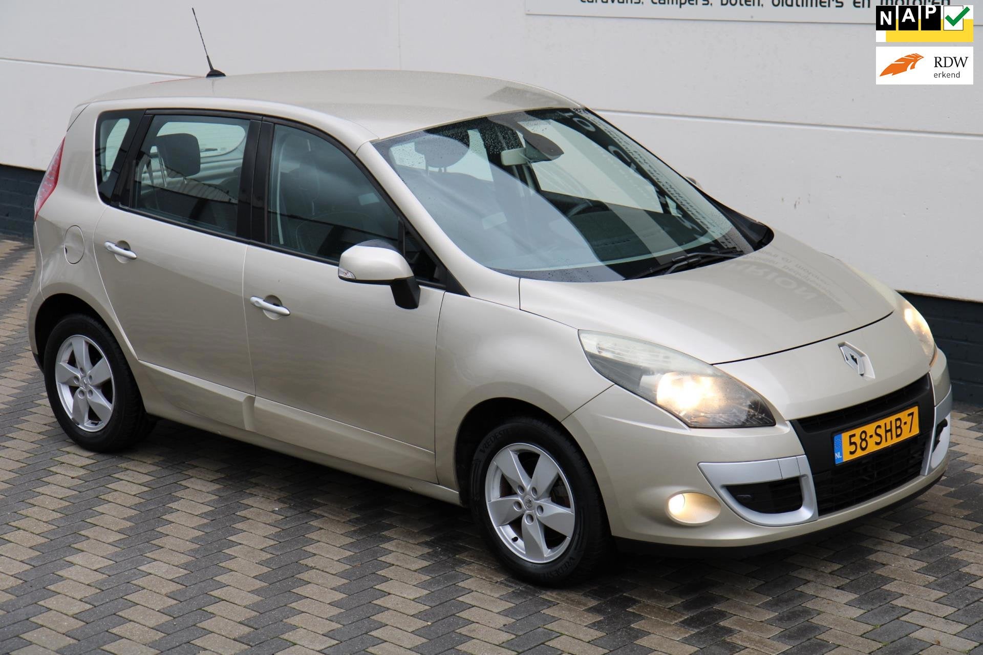 Renault Scénic 2.0 140PK Dynamique Airco Cruise Navi NAP AP, Auto's, Renault, Zwart, 4 cilinders, Leder en Stof, Beige
