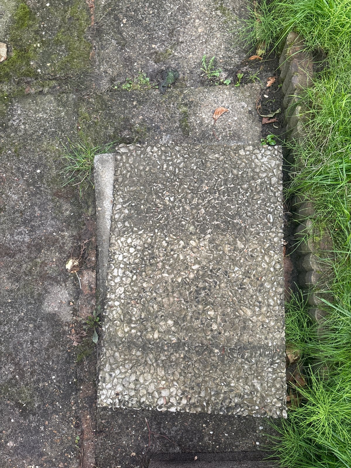 Gratis af te halen: 24 grindtegels 40x60 cm, Ophalen, Gebruikt, 5 tot 10 m², Grind