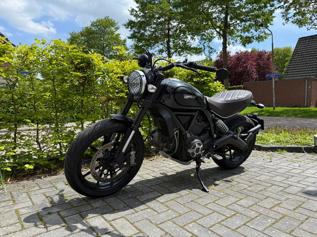 Ducati Scrambler 800 icon (uniek), 2 cilinders, Sportuitlaat, Occasion, Motorrijbewijs A