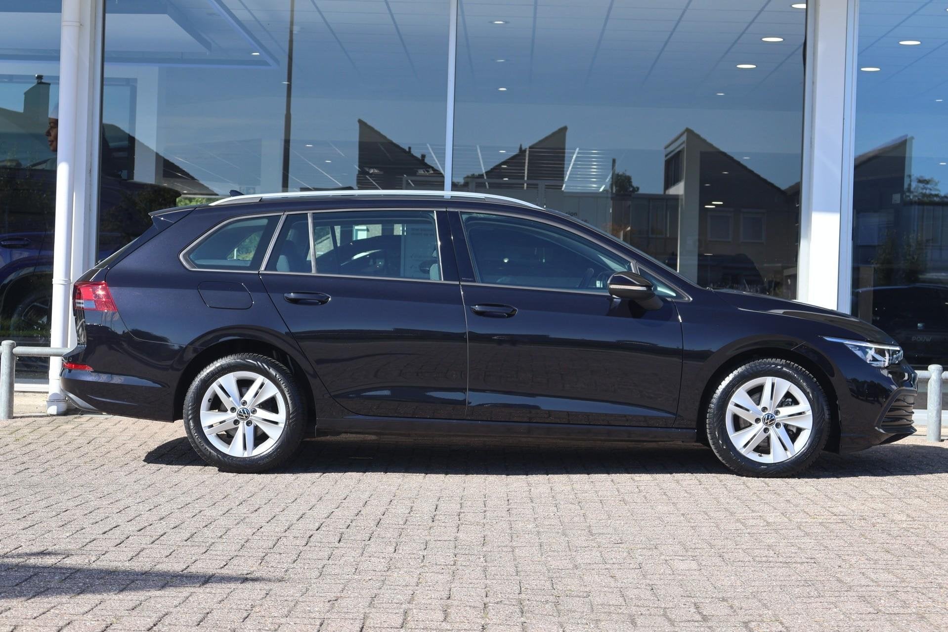 Volkswagen Golf Variant 1.0 TSI 110pk Life | Navigatie | Cam, Auto's, Voorwielaandrijving, 12 maanden, Stof, Gebruikt