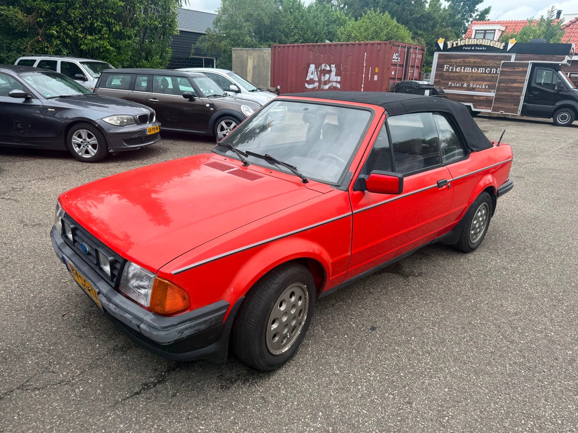 Ford Escort Cabrio 1.6 Inj.leuk project, Auto's, Voorwielaandrijving, 1596 cc, Cabriolet, Bedrijf