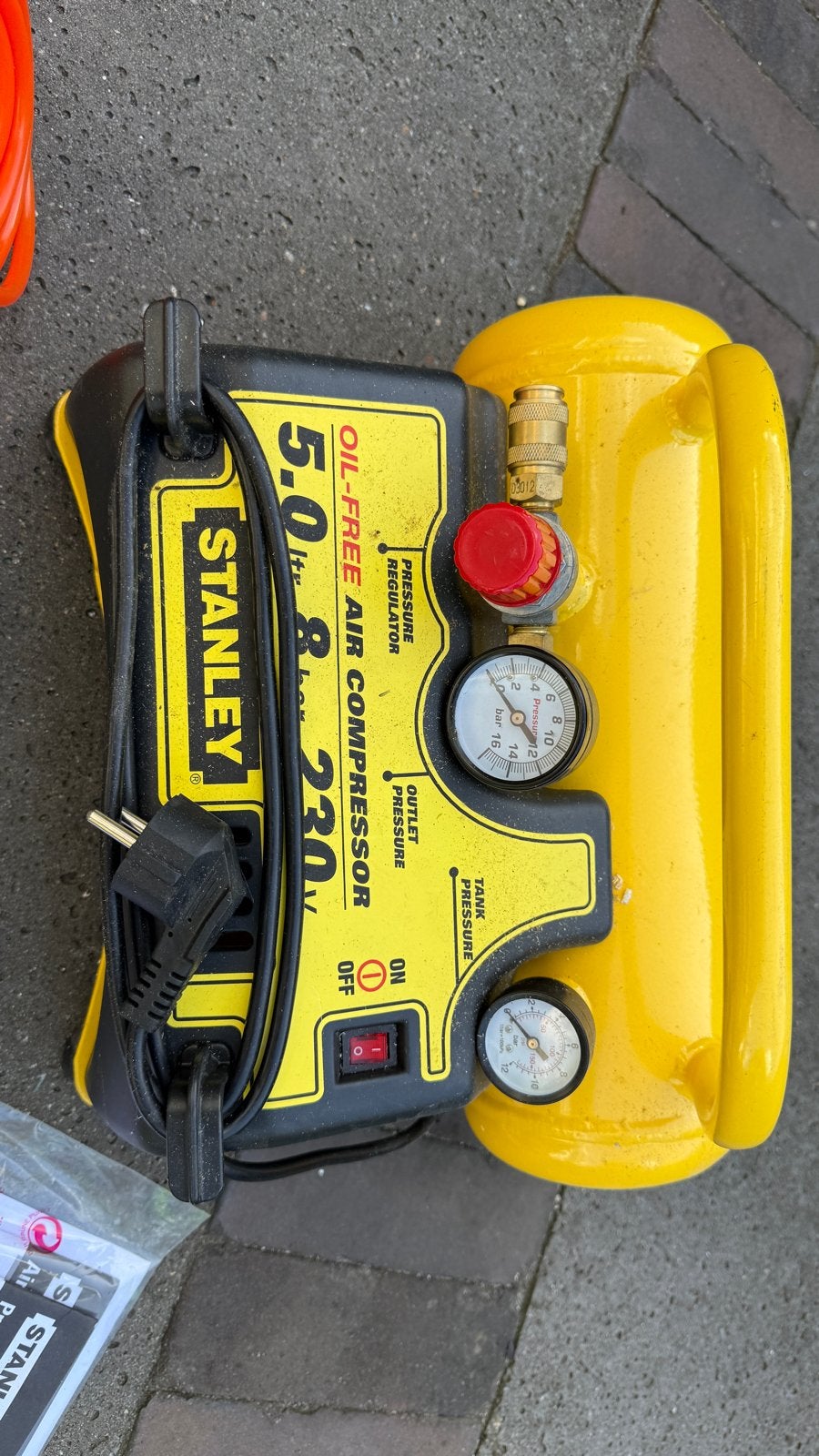 Stanley Luchtcompressor 5 liter 8 bar Olievrij, Doe-het-zelf en Verbouw, Ophalen, Gebruikt, 6 tot 10 bar, Minder dan 200 liter/min